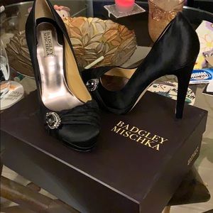 Badgley Mischka Rhinestone Pump - Size 7.5